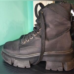 Steve Madden Thora-P Black Extra Chunky Platform Boots Women's Size 6